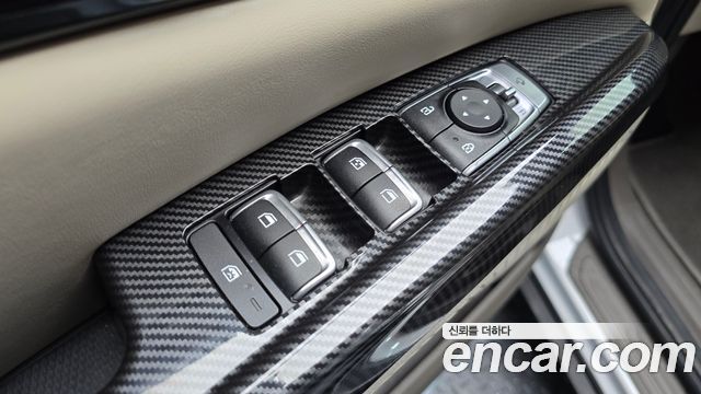Kia Canival 2021 — photo 20
