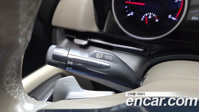 Kia Canival 2021 — photo 22