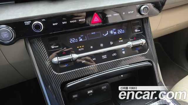 Kia Canival 2021 — photo 24