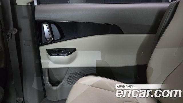 Kia Canival 2021 — photo 15