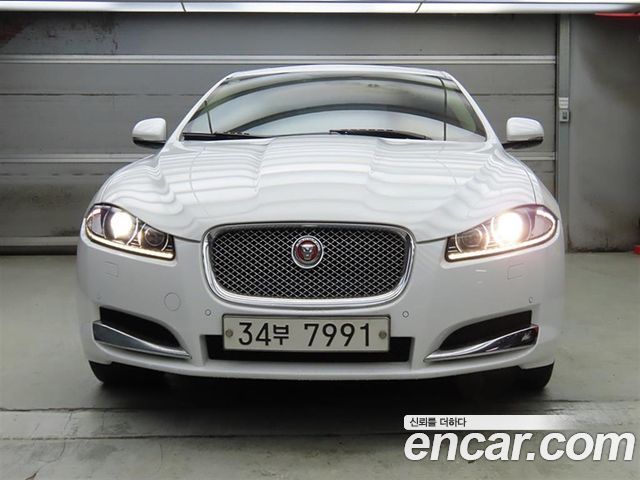 Jaguar XF 2014 — photo 2