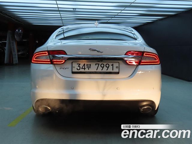 Jaguar XF 2014 — photo 3