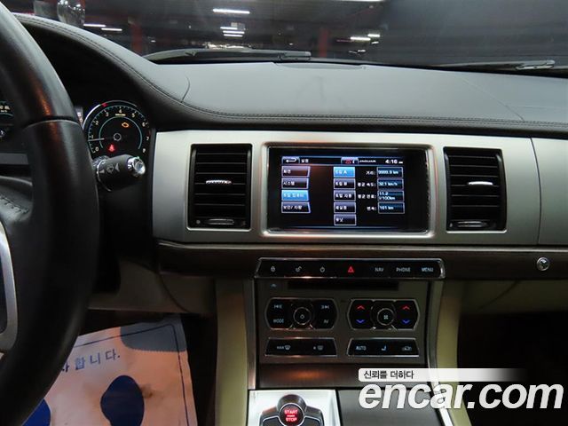 Jaguar XF 2014 — photo 10