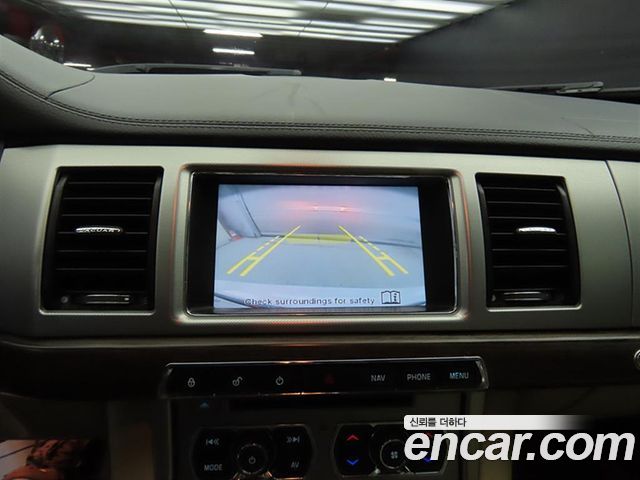 Jaguar XF 2014 — photo 17