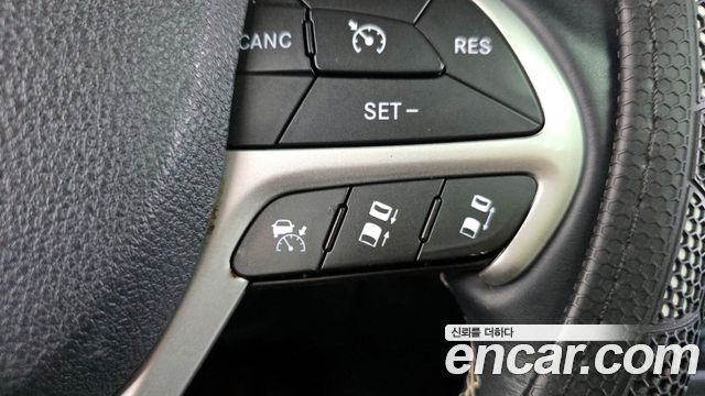 Jeep Cherokee 2015 — photo 17