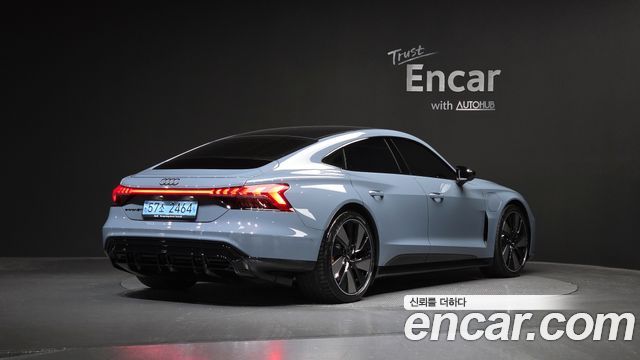 Audi e-tron GT 2022 — photo 2