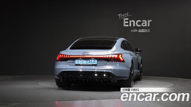 Audi e-tron GT 2022 — photo 4