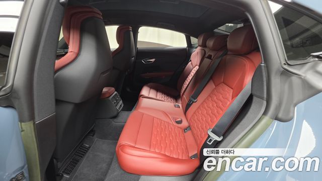 Audi e-tron GT 2022 — photo 18