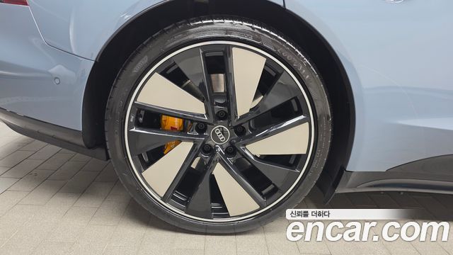 Audi e-tron GT 2022 — photo 24