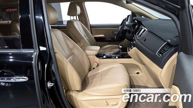 Kia Canival 2020 — photo 17