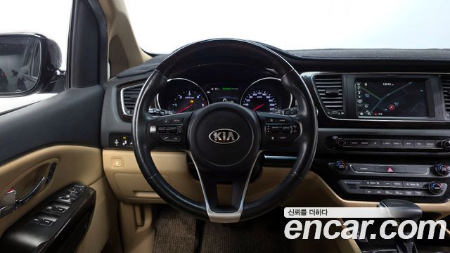 Kia Canival 2020 — photo 20