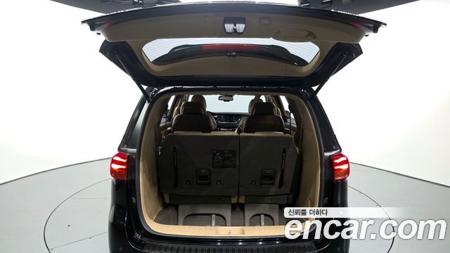 Kia Canival 2020 — photo 31