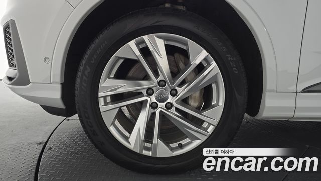 Audi Q7 2021 — photo 5