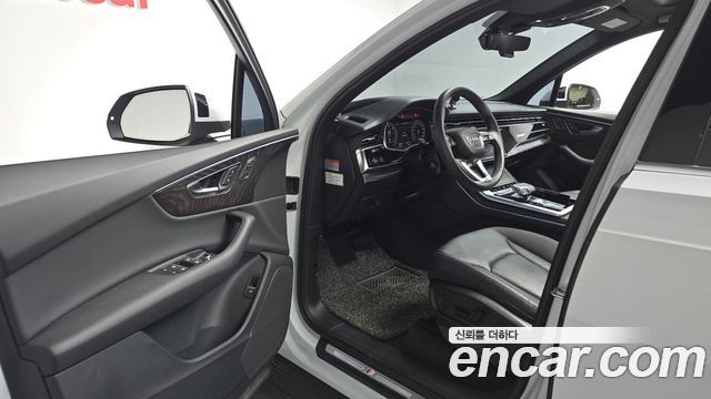 Audi Q7 2021 — photo 13