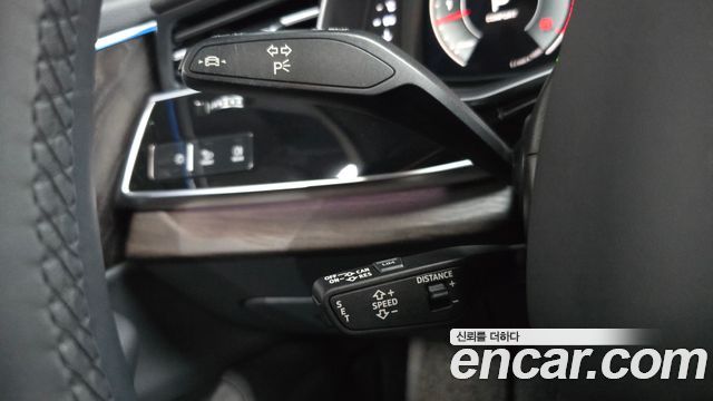 Audi Q7 2021 — photo 24