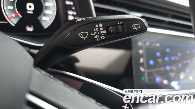 Audi Q7 2021 — photo 31