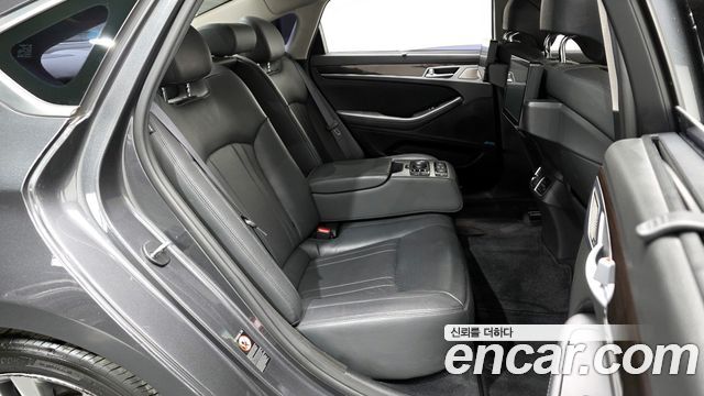 Genesis G80 2017 — photo 12