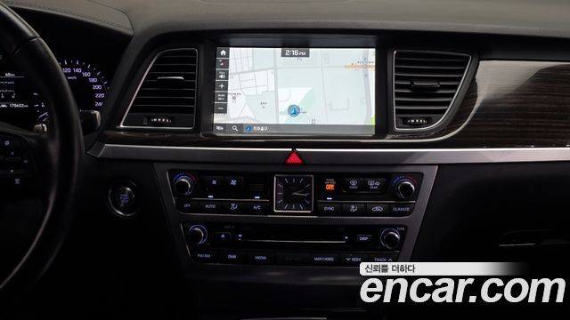 Genesis G80 2017 — photo 14