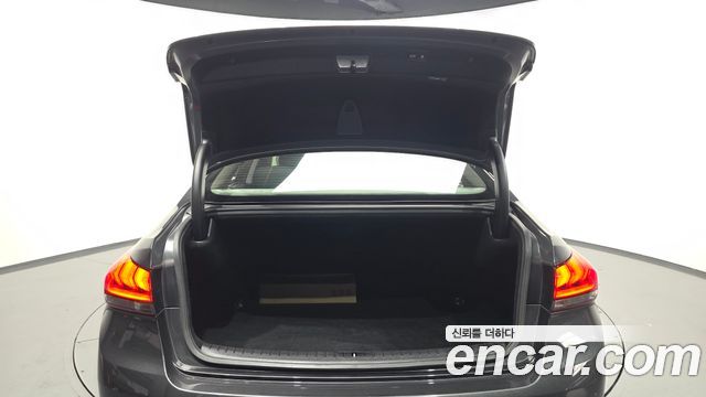 Genesis G80 2017 — photo 20