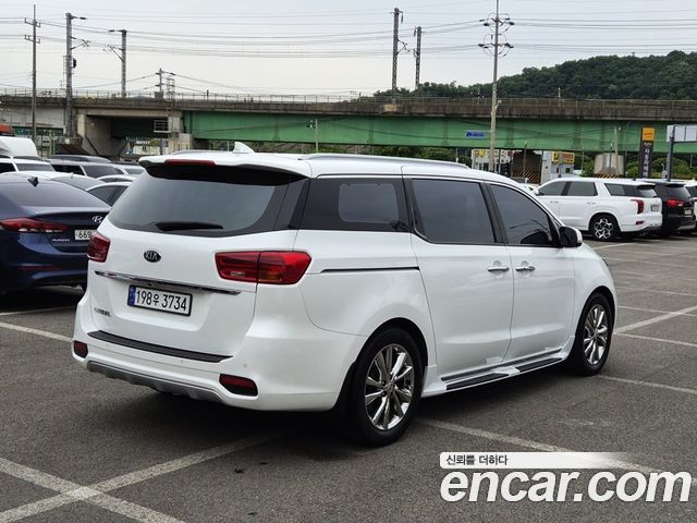 Kia Canival 2020 — photo 2