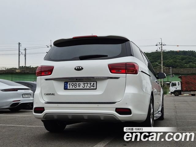 Kia Canival 2020 — photo 4
