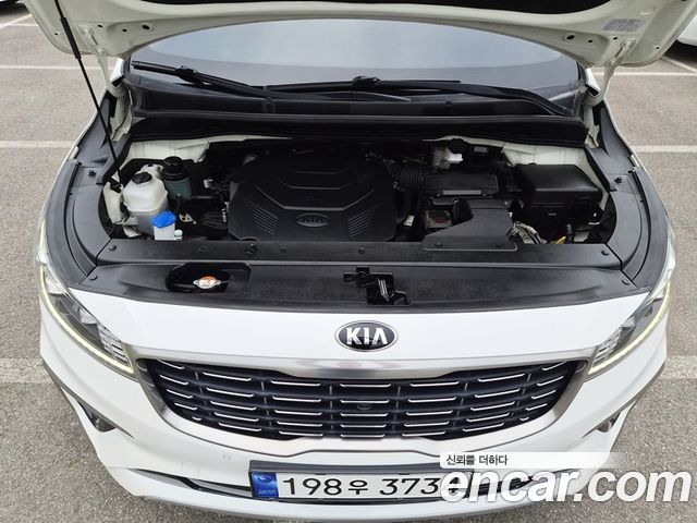 Kia Canival 2020 — photo 6