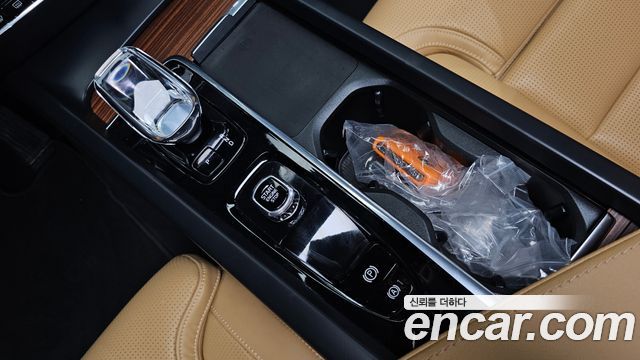Volvo S60 2023 — photo 12