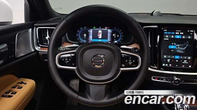 Volvo S60 2023 — photo 18