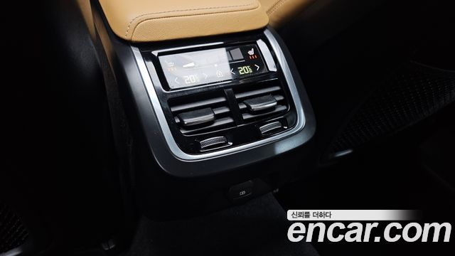 Volvo S60 2023 — photo 25