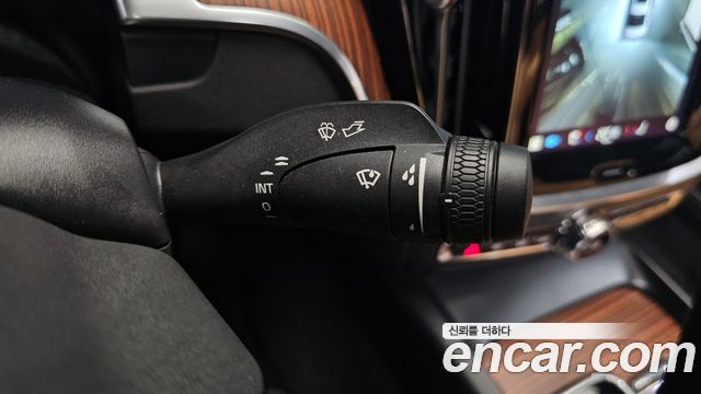 Volvo S60 2023 — photo 34