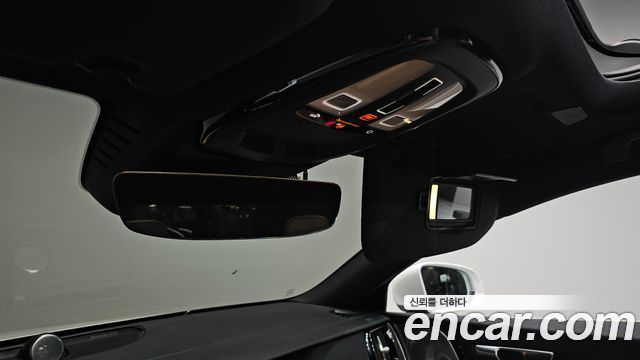 Volvo S60 2023 — photo 35