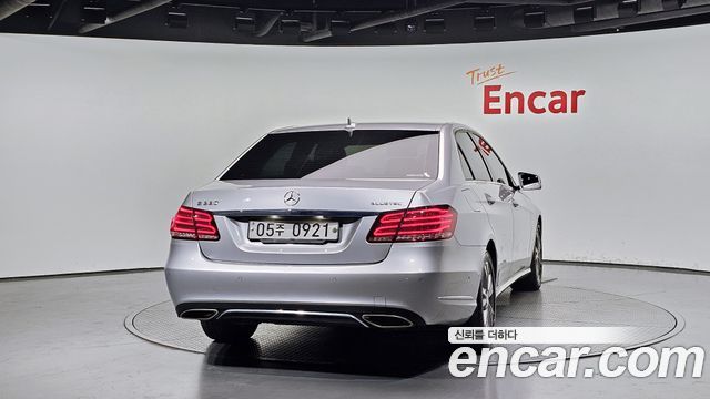Mercedes-Benz E-Class 2016 — photo 4
