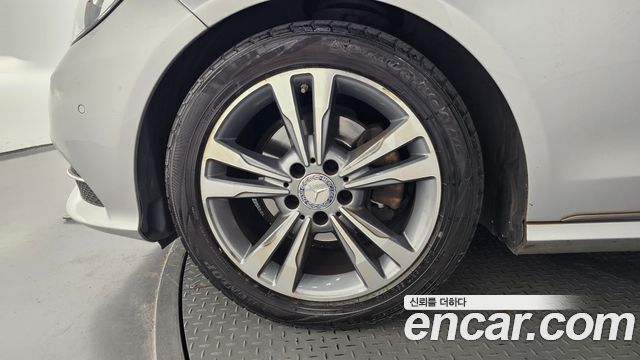 Mercedes-Benz E-Class 2016 — photo 5