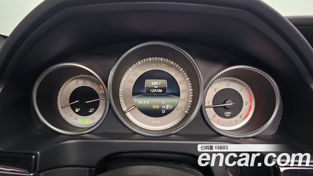 Mercedes-Benz E-Class 2016 — photo 8
