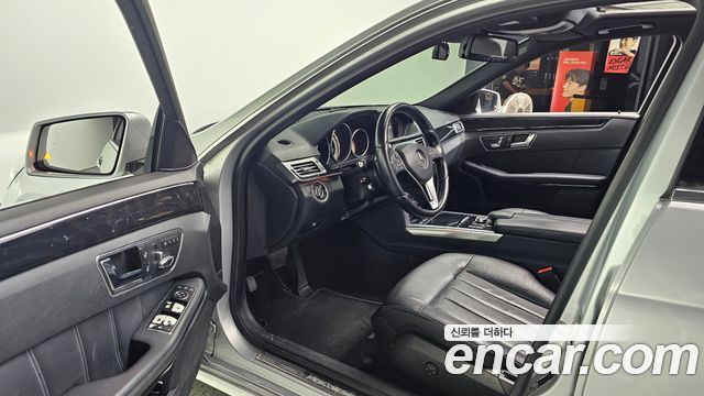 Mercedes-Benz E-Class 2016 — photo 10