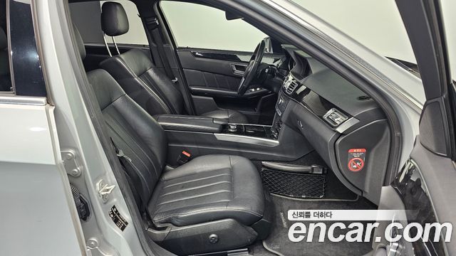 Mercedes-Benz E-Class 2016 — photo 11
