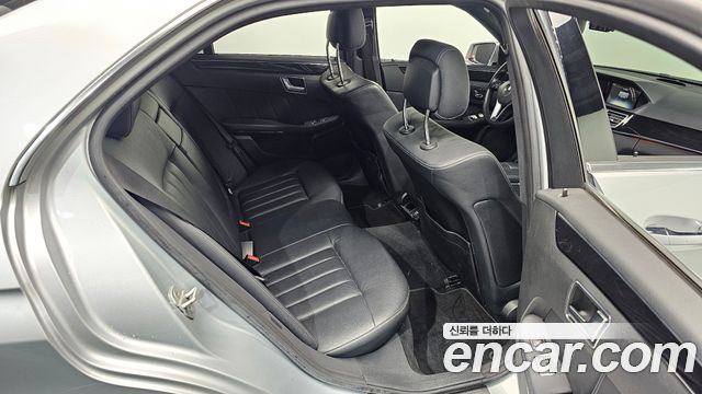 Mercedes-Benz E-Class 2016 — photo 12