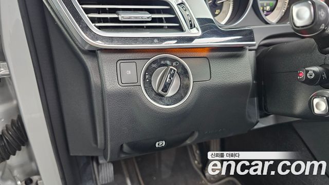 Mercedes-Benz E-Class 2016 — photo 18