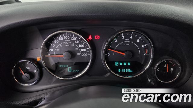 Jeep Wrangler 2016 — photo 8