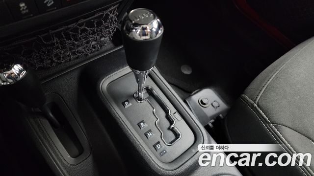 Jeep Wrangler 2016 — photo 9
