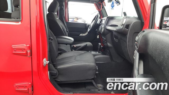 Jeep Wrangler 2016 — photo 12