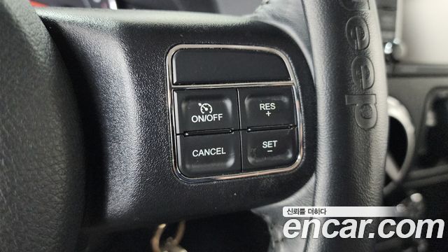 Jeep Wrangler 2016 — photo 16
