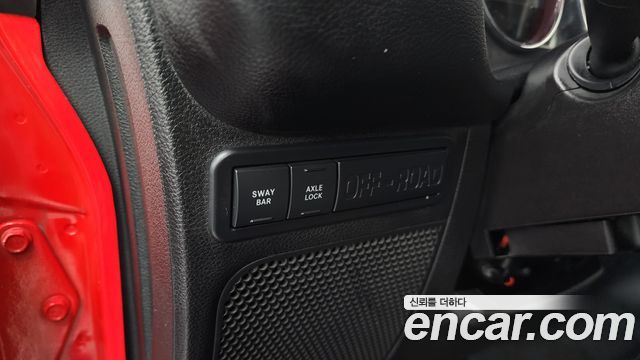 Jeep Wrangler 2016 — photo 18