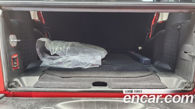 Jeep Wrangler 2016 — photo 20