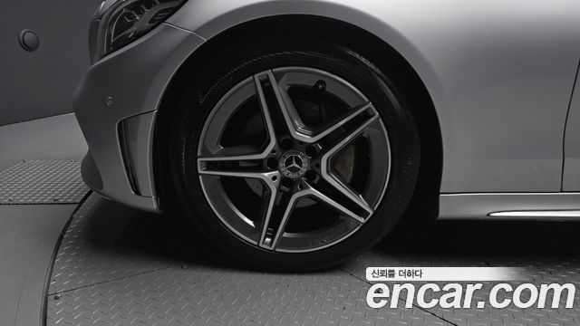 Mercedes-Benz C-Class 2019 — photo 5