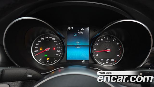 Mercedes-Benz C-Class 2019 — photo 11