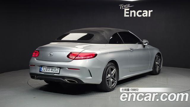 Mercedes-Benz C-Class 2019 — photo 32