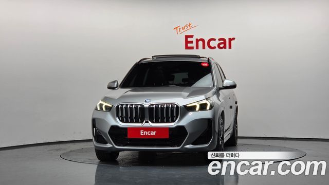 BMW iX1 2023 — photo 3