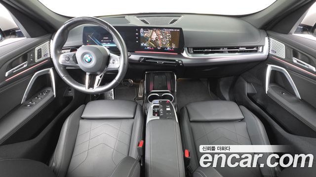 BMW iX1 2023 — photo 10