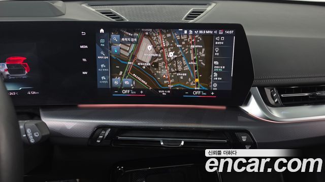 BMW iX1 2023 — photo 19